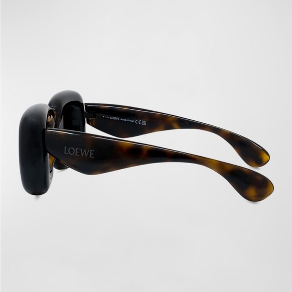 Loewe
Fashion Show Inflated Acetate Square sunglasses
0324 - Picture 3 of 5